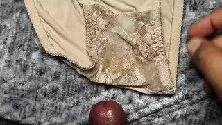 شاعر المليون على سراويل أفضل صديق: صنم محظور