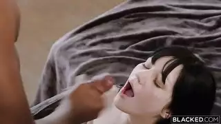 سكس ونيك زنوج كارلي بيكر تمص وتقفز على زب رئيسها